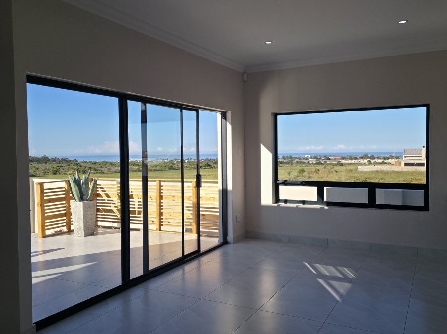 4 Bedroom Property for Sale in Fountains Estate Eastern Cape